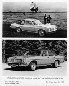 1976 Oldsmobile Omega Brougham Coupe and Sedan Factory Press Photo 0210