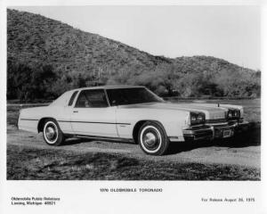1976 Oldsmobile Toronado Factory Press Photo 0220