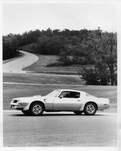 1976 Pontiac Firebird Trans Am Press Photo and Release 0057