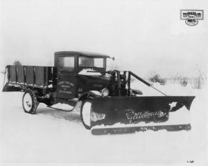 1930s Era International Truck - Milwaukee County - Heil Company Press Photo 0001