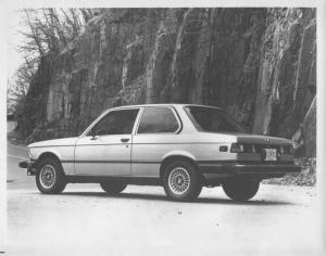 1978 BMW 320i Sports Sedan Press Photo and Release 0007