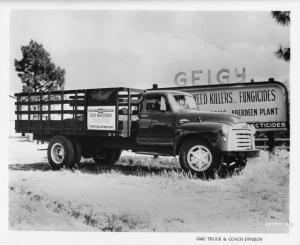 1953 GMC 400 Truck Press Photo 0145  - Geigy Insecticides