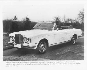 1971 Rolls Royce Corniche Convertible Factory Press Photo 0003