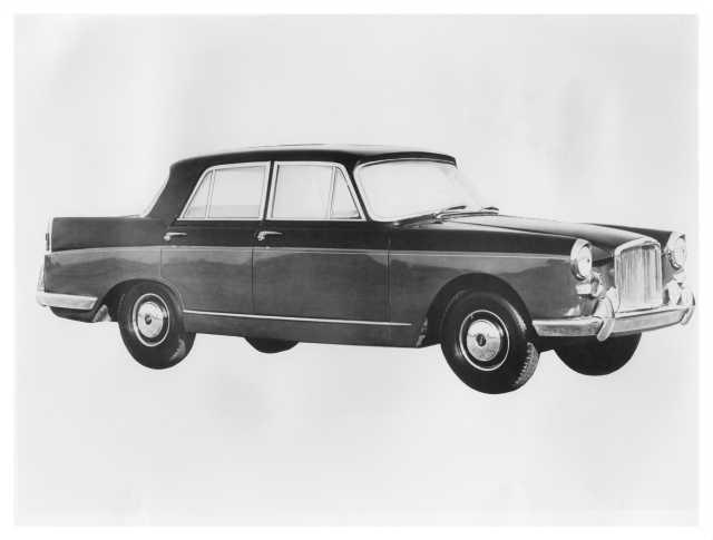 1962 BMC Princess Auto Coachwork by Vanden Plas Press Photo and Release 0037