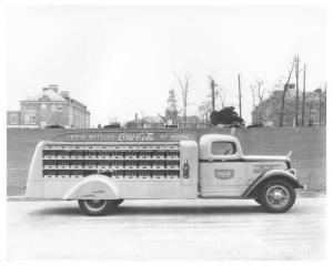 1930 White Truck Press Photo 0007 - Serve Bottled Coca-Cola at Home - Coke
