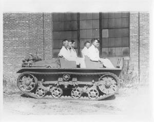 1940-1945 Marmon-Herrington Ag Tractor - Armored Car Press Photo 0001
