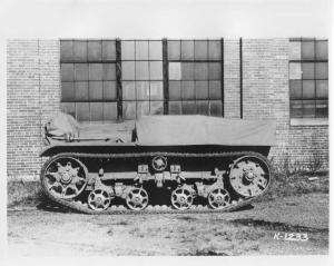 1940-1945 Marmon-Herrington Ag Tractor - Armored Car Press Photo 0002