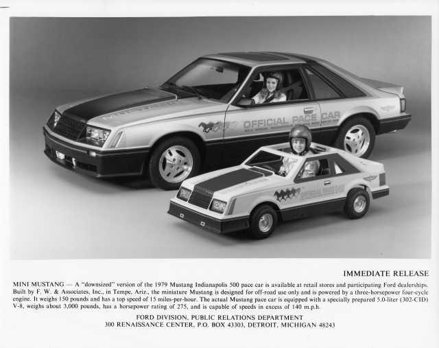 1979 Ford Mustang Indy 500 Official Pace Car & Miniature Press Photo 0127