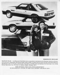 1979 Ford Mustang Indy 500 Official Pace Car Clothing Press Photo 0128