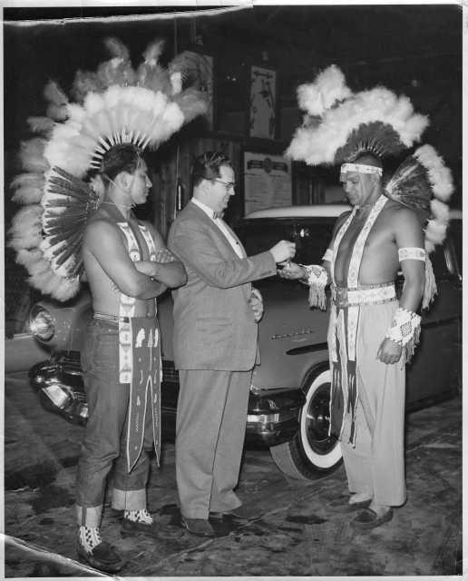 1955 Lincoln Indian Chiefs Taking Delivery Press Photo 0055