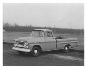 1958 Chevrolet Apache 32 Fleetside Pickup Press Photo 0176