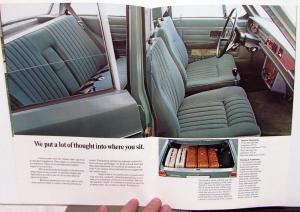 1971 Volvo 140 Series Dealer Sales Brochure Features & Specifications