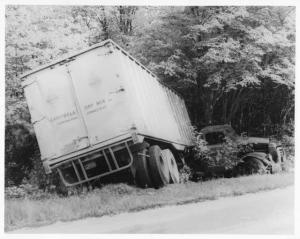 1950s GMC Tractor Trailer Accident Press Photo 0169 Campbell Dry Mix - Sakrete