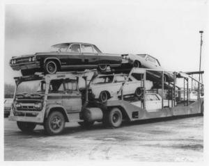 1964 Chevrolet Car Carrier Truck with 1964 Oldsmobiles Press Photo 0185
