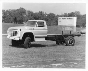 1973-1975 Ford F-500 w Marmon Herrington Drivetrain Components Press Photo 0186