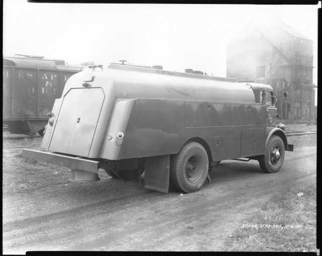 1951 Autocar U70 Fuel Tanker Truck Press Photo 0004
