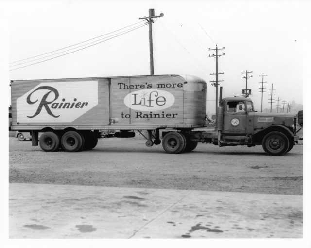 1940s-1950s Rainier Beer Tractor Trailer Press Photo 0001