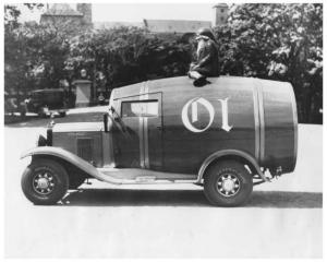 1941 Chevrolet Barrel Truck with General Jumbo Tires Press Photo & Release 0216