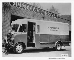 1954 GMC PM253-24 Van with Body by Herman Press Photo 0179 - BF Specialty Co