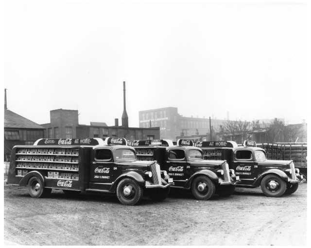 1930s White Coca Cola Bottle Trucks Press Photo 0027 - Coke
