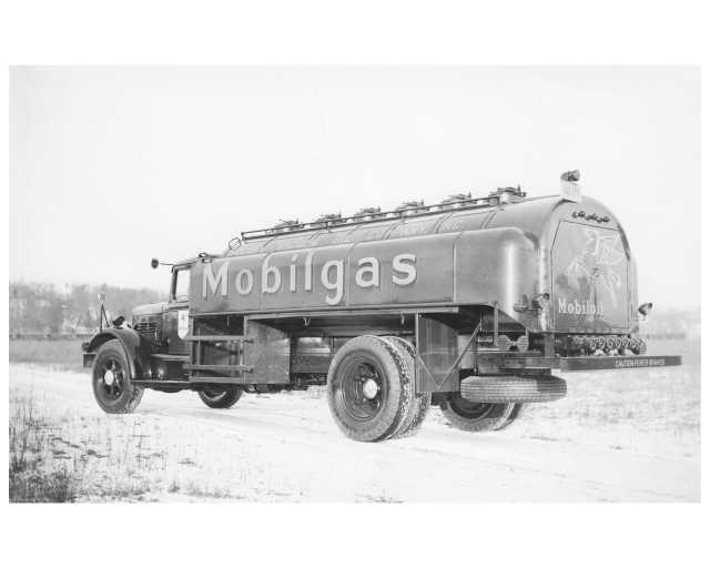 1930s Mobilgas Tanker Truck Press Photo 0001