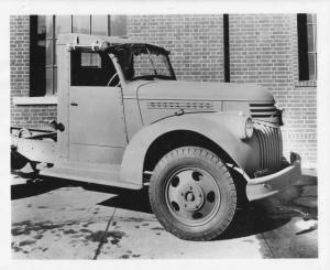 1943-1945 Chevrolet Victory Cab Truck Factory Press Photo 0226