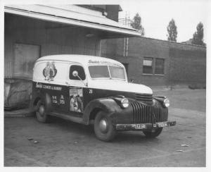 1941 Chevrolet Panel Truck Press Photo 0232 - Swiss Cleaners & Laundry