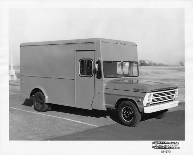 1967-1968 Ford 350 Truck with Boyertown Body Press Photo 0201