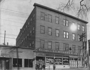 1920s Indiana & Auburn Dealership & Service Garage Photo 0002 - DE McCanns Sons
