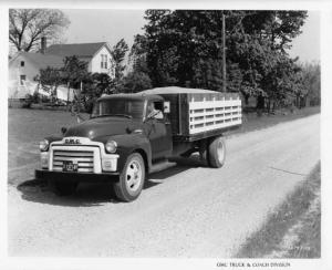 1954 GMC Model 354 24P Stake Truck Press Photo 0200