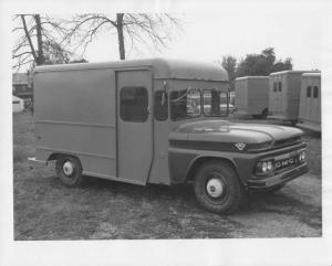 1963 GMC V-6 Step Delivery Truck Press Photo 0201