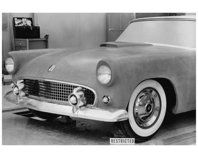 1955 Ford Thunderbird Mock Up with Ford Car Emblem on Hood Press Photo 0233