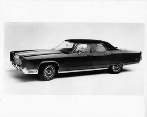 1972 Lincoln Continental Town Car Press Photos Lot 0057