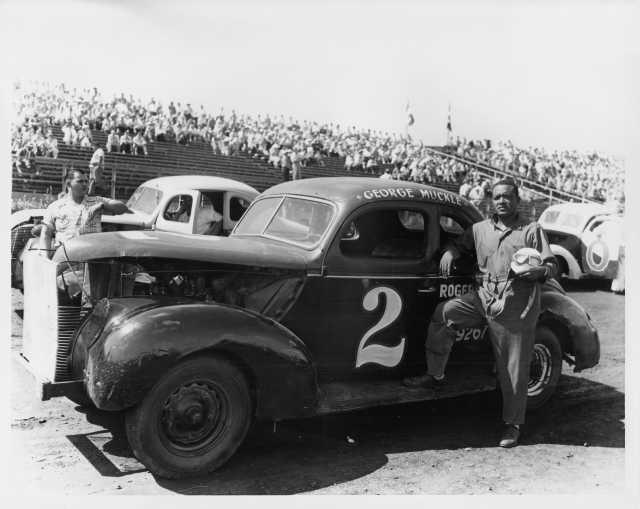 George Muckle - No 2 - Vintage Stock Car Racing Photo 0010