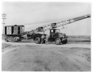 1937 Mack AC Truck Moving Crane Press Photo 0130 - Russell Doty Trailer Service