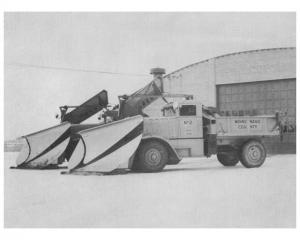 1940s Oshkosh Dumptrucks w/ Wing Blades Press Photo 0001