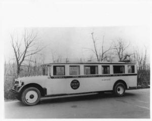 1930 Fageol Bus w/ CHS Kelly Body Press Photo 0001 - Cincinnati-Hamilton Bus Co