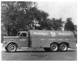 1940 Hendrickson Motor Truck Press Photo 0002 - Mobilgas Mobiloil - SW Petroleum