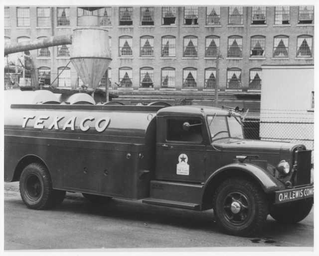 1930s Autocar Texaco Tanker Truck Press Photo 0022 - OH Lewis Company