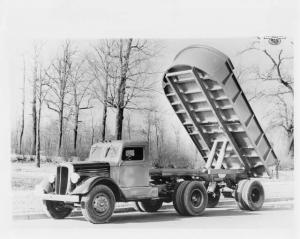 1930s Federal Truck with Heil Dump Truck Body Press Photo - 0005