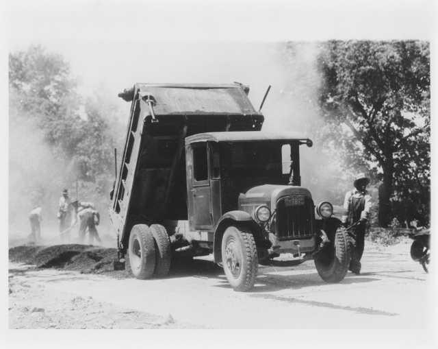 1931 Federal Truck with Heil Dump Truck Body Press Photo - 0010