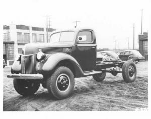 1939-1940 Marmon-Herrington V-8 Cab & Chassis Truck Press Photo 0010
