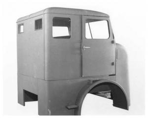 1940-1945 Marmon-Herrington Cab Press Photo Lot 0012