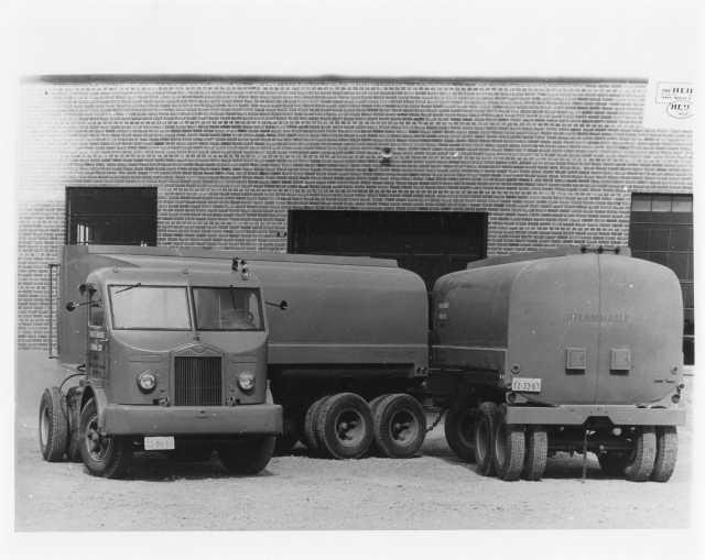 1941 Sterling Truck with Heil Tanker Trailer Press Photo 0041
