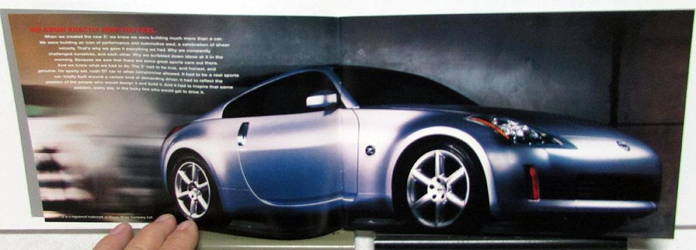 Nostaliaページ 2003 Nissan 350Z Dealer Sales Brochure Features & Options