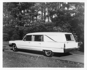 1969 Cadillac Miller-Meteor Hearse Press Photo 0107