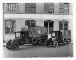 1918-1922 GMC Light and Heavy Duty Trucks Press Photo 0233 - Meier & Frank Co