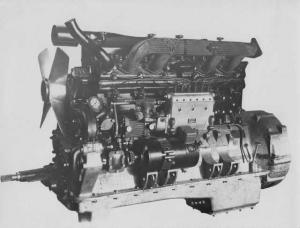 1930s AEC 95 HP 6 Cylinder Engine Press Photo Lot 0009