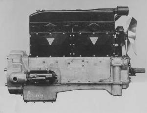 1930s AEC 95 HP 6 Cylinder Engine Press Photo Lot 0009