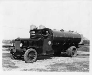 1929 Mack Model L Standard Oil Tanker Truck Press Photo 0180